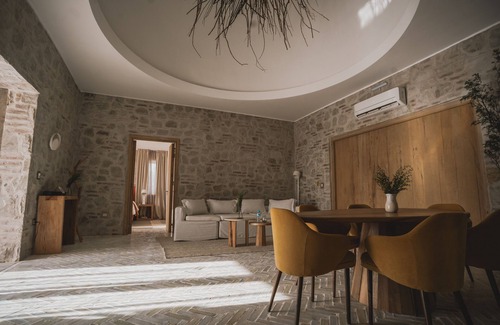 Ugarteche Hotel | Relax at Chozos Resort: A 4-Star Retreat with Spa & Dining