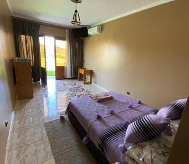 Sahel Chamali Hotel | Chris