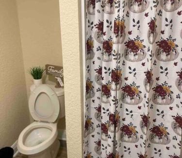 Eatonville Apartment | Comfortable Chris & Tish Suites: Family and Pet-Friendly Stay