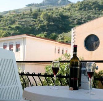 Mazzeo Hotel | Charming ChrisMare Hotel: Oceanfront Escape for Everyone