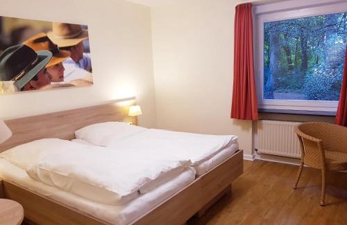 Breklum Hotel | Pet-Friendly Escape at Christian Jensen Kolleg & Gästehäuser