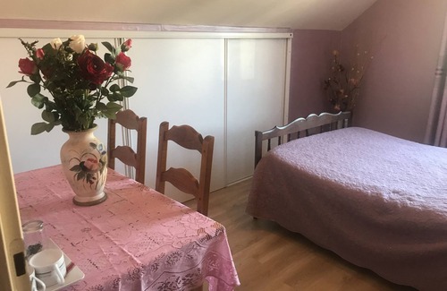 Lourdes Bed & Breakfast | Cozy Christiane's Apartment with Ocean View & Breakfast