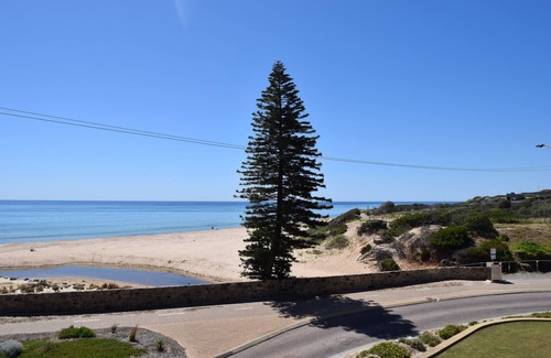 O'sullivan Beach House | Discover Family-Friendly Stay at Christies Seahorse Esplanade