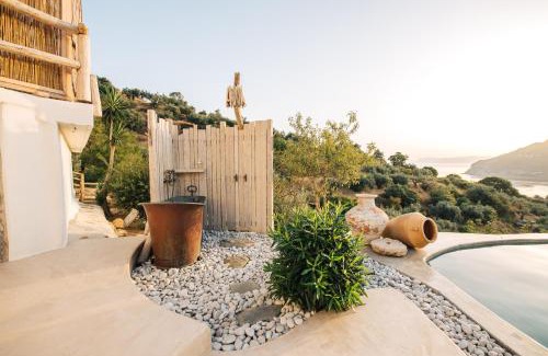 Skopelos Villa | Unforgettable Retreat at Christine's House: Pet-Friendly Oasis