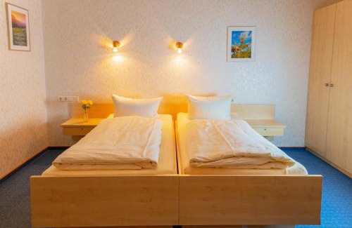 Neustadt-Lachen-Speyerdorf Hotel | Scenic Christliche Gästehäuser Weinstraße with Ocean Views