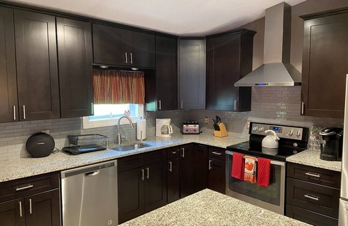 Roscoe House | July Special: Stay 3 Nights, Get the 4th Free Today!