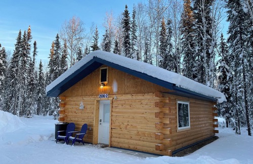 North Pole Cabin | Enchanting North Pole Cabin: Pet-Friendly with Breakfast