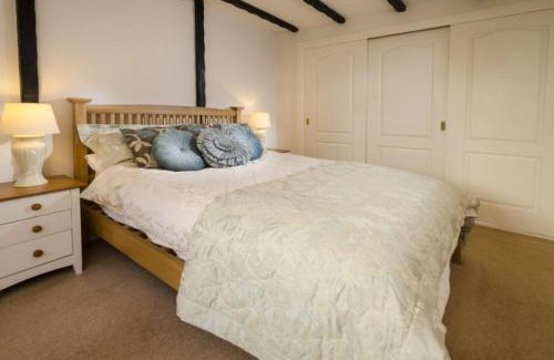 Chapel Stile House | Cozy Christmas Cottage: Rated 9.4, Pet & Child Friendly