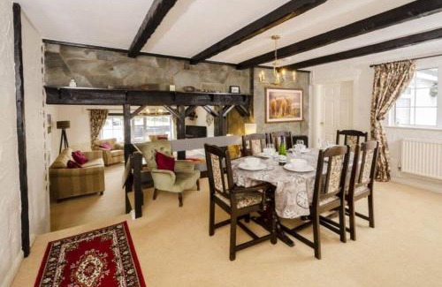 Chapel Stile House | Cozy Christmas Cottage: Rated 9.4, Pet & Child Friendly