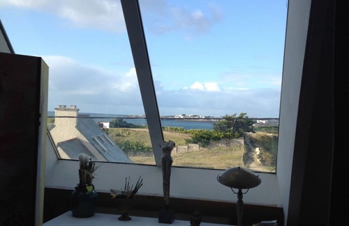 Finistere Villa | Cozy Seaside Retreat for 14 with Spa and Breakfast