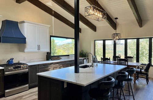 Snowmass Village House | Elegant Remodeled Home in Snowmass Village with Spa & Hot Tub