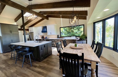 Snowmass Village House | Elegant Remodeled Home in Snowmass Village with Spa & Hot Tub