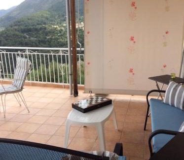 Kavallos House | Exceptional Christos House: Family-Friendly Retreat