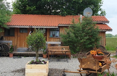 Unterallgau Bed & Breakfast | Family-Friendly Stay at Chrom Ranch Reiterhof with Pool
