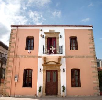 Krouson Apartment | Family-Friendly Retreat at Chronis Family Villas - 10/10 Rated