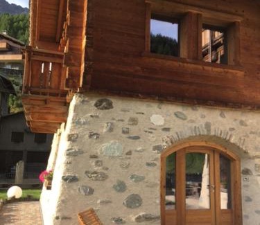 Valfurva Apartment | Exceptional Chrys Chalet: Family-Friendly with Dining Options