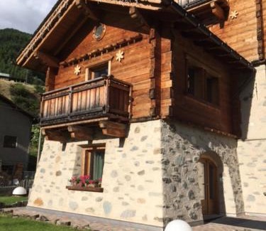 Valfurva Apartment | Exceptional Chrys Chalet: Family-Friendly with Dining Options