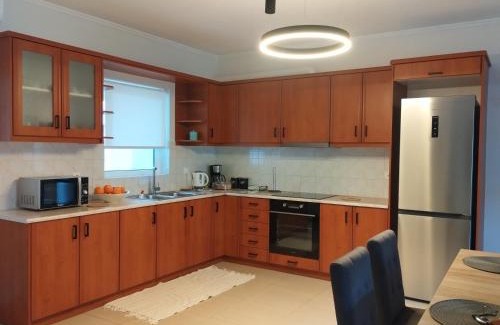 Nafplion City Centre Apartment | Relaxing Retreat: Chrysa's Apt with Palamidi Views