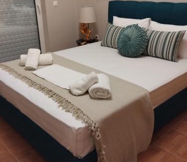 Nafplion City Centre Apartment | Relaxing Retreat: Chrysa's Apt with Palamidi Views