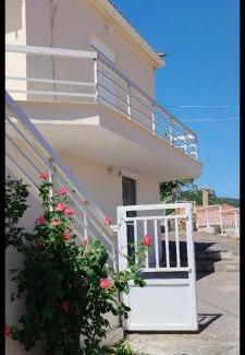 Monemvasia Apartment | Pet-Friendly Chrysafos View with High Guest Ratings