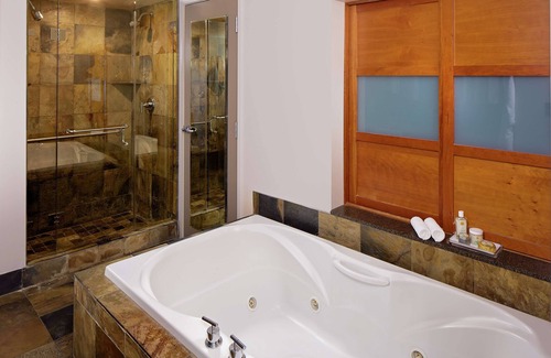 Fairhaven Hotel | Indulge at Chrysalis Inn & Spa Bellingham, Curio by Hilton