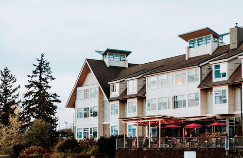 Fairhaven Hotel | Discover Chrysalis Inn & Spa: Pet-Friendly Retreat Awaits