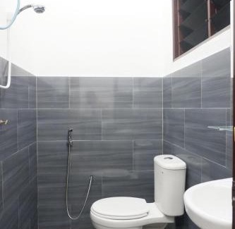 Janda Baik House | Charming Chu Mon Chalet: Riverside Retreat for Families