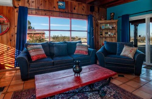 Twentynine Palms House | Top-Rated Chuck's Cabin in Joshua Tree Community Awaits