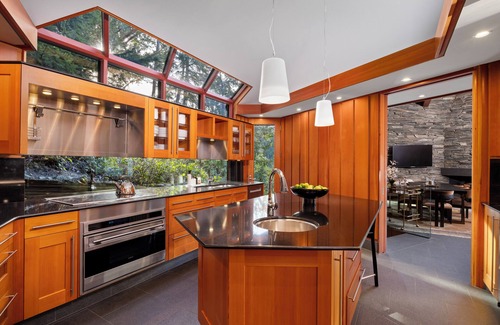 Bellingham House | Chuckanut Point Villa Luxury Waterfront Retreat | Sleeps 8 | Stunning Views