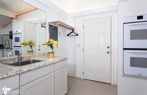 Abbott Loop Apartment | Scenic Chugach Mountain View Fox Den Suite with Breakfast