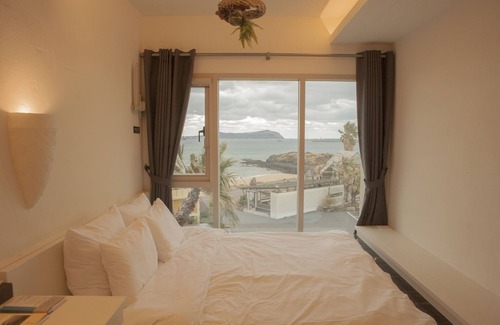 Seongsan Hotel | Experience Tranquility at Chuidasun Resort Tea & Meditation
