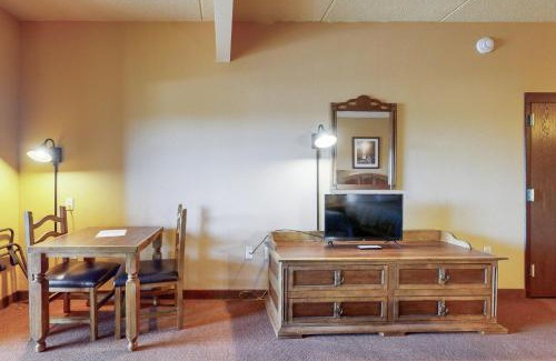 Wisconsin Dells Apartment | Chula Vista Resort Condo 2520 & 2522 Full Property