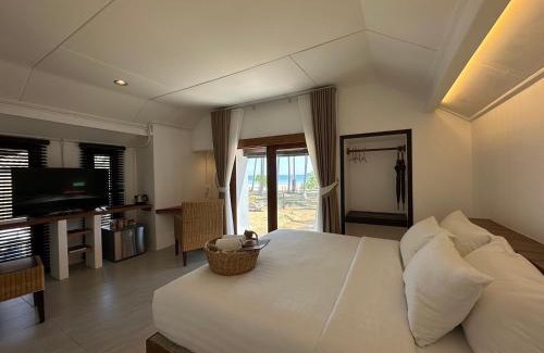 Saphli Hotel | Inviting Chumphon Cabana Resort with Restaurant Amenities