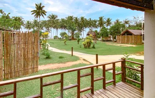 Saphli Hotel | Inviting Chumphon Cabana Resort with Restaurant Amenities