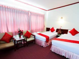 Chumphon Hotel | Discover Comfort at Chumphon Palace Hotel with Dining Options