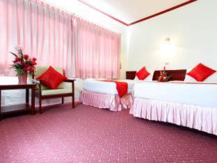 Chumphon Hotel | Discover Comfort at Chumphon Palace Hotel with Dining Options