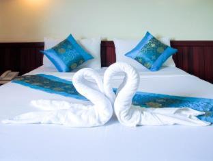 Chumphon Hotel | Discover Comfort at Chumphon Palace Hotel with Dining Options