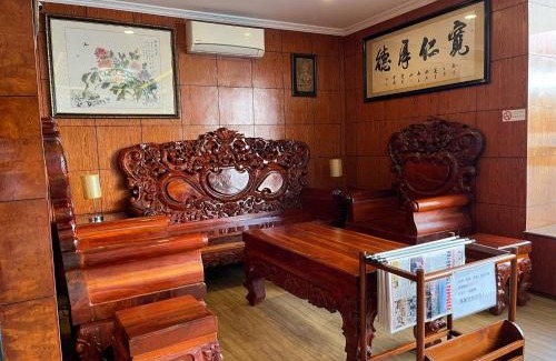 Tuol Kouk Hotel | Discover Chung Hsin Hotel: Family-Friendly Retreat Awaits