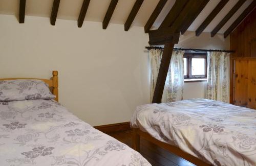Foxley House | Experience Comfort at Church Farm Barn - Pet Friendly Retreat