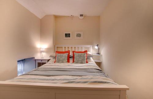 Askrigg House | Pet-Friendly Retreat at Church View - Askrigg Awaits You