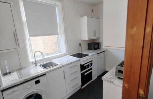 Brighouse House | Bright Church View House: Ideal for Families in Brighouse