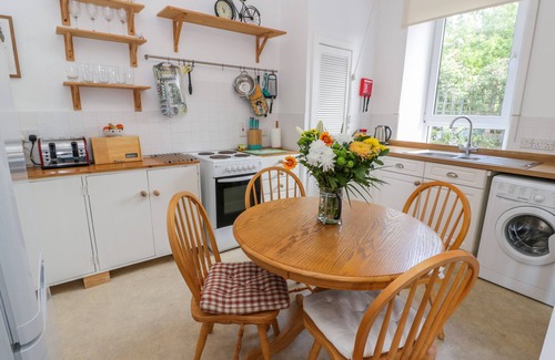 Kingussie Cottage | Cozy Church View: Pet Friendly Retreat with Open Fire