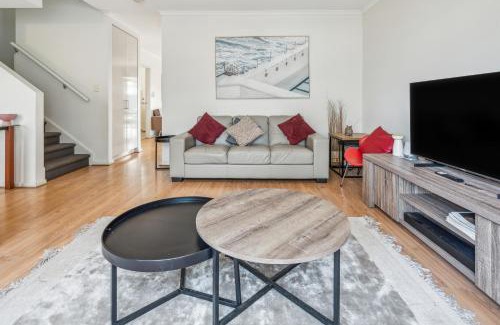 Kilburn House | Churchill Condo: Highly Rated with Family and Pet Amenities