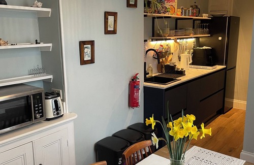 Dover House | Top-Rated Churchill Guest House with Delightful Dining