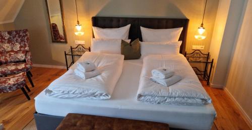 Moritzburg Hotel | Discover Churfuerstliche Waldschaenke: Pet-Friendly Retreat