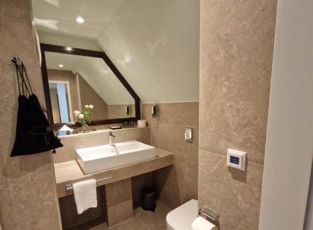 Moritzburg Hotel | Discover Churfuerstliche Waldschaenke: Pet-Friendly Retreat