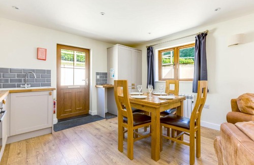 Wadebridge House | Pet-Friendly Stay at Chy Pol - A 4-Star Experience Awaits