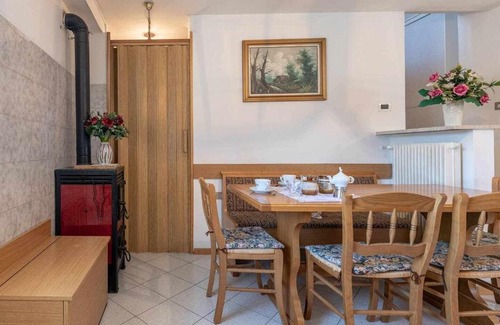 Cavareno Apartment | Pet and Child Friendly Stay at Ciàsa dàl Muràr Cavareno