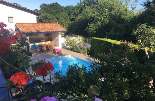 Ciboure House | Discover Ciboure: Cozy Villa with Pool Steps from the Beach
