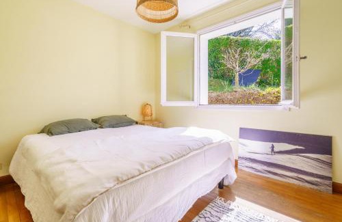 Ciboure Villa | Experience CIBOURE PLAGE: Family-Friendly Beach Retreat